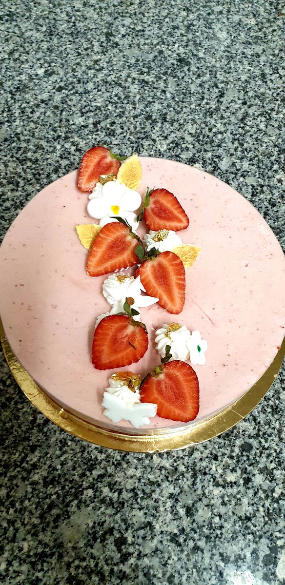 Anat_76's tweet photo. @joelle_g9 Je veux bien te croire je peux te ramener le dessert si tu veux 😜 https://t.co/fFJTsBoQIf