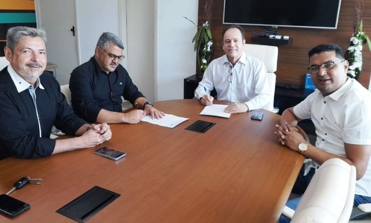 UFToficial's tweet photo. 🩺🏥UFT e Prefeitura de Itapiratins firmam convênio para Internato Rural. Saiba mais: https://t.co/ifmA86RCWG #medicina #internato https://t.co/XaPTVJWPVc