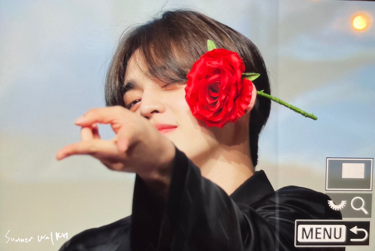 SummerWalk_9596's tweet photo. 220530 팬싸 #세븐틴  #에스쿱스 #SCOUPS #SEVENTEEN https://t.co/Lj9do3Nb5S