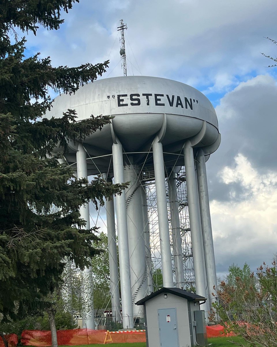 cflongueuilaaa's tweet photo. Un beau petit message de la part des bénévoles de la #centennialcup attendait les joueurs et le staff du CF lors de leur dernier repas à @cityofestevansk ! Thank you for the memories! #cfpride https://t.co/lWlYhqolQZ