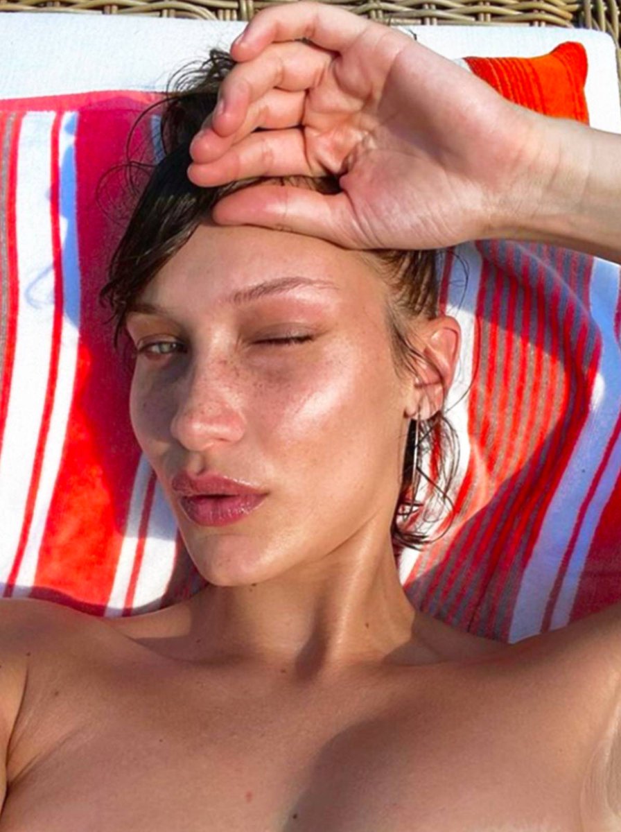 Daha parlak bir cilt için neleri rutinimize ekleyip nelerden vazgeçmeliyiz? Parlak cilde giden yolda size rehberlik edecek pek çok bilgi için sayfayı ziyaret edin->
drycleanonlymagazine.com/parlak-cilde-g…
#ciltbakımı #ciltserumu #eksfoliyeserumlar #parlakcilt #drycleanonlymagazine