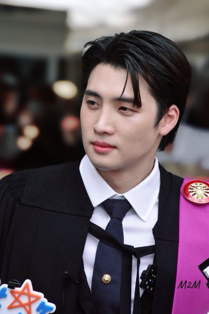 M2M_9489's tweet image. บัณฑิตหล่อ บอกต่อด้วย
#MeanPhiravich
#MeanTto
#CongratsMeanPhiravich