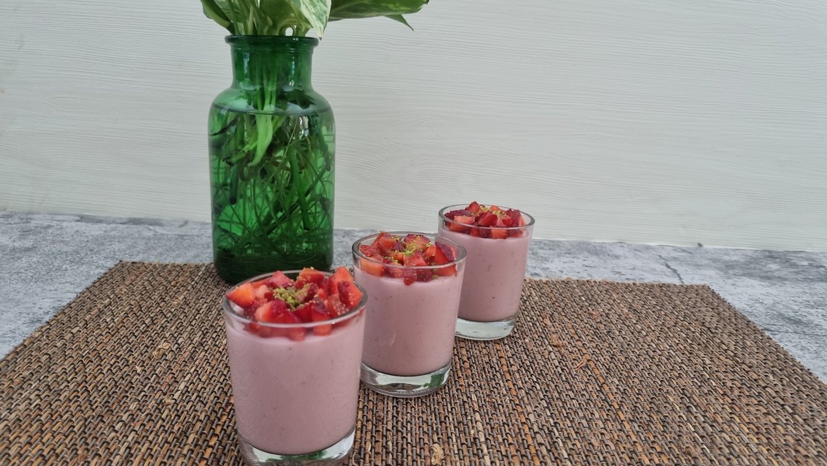 pouryaabbasi1's tweet photo. strawberry pudding dessert
recipe @ https://t.co/8Kqx2xfKH8
#strawberrydessert
#strawberrypudding
#easypudding https://t.co/z5kvhI3QU0