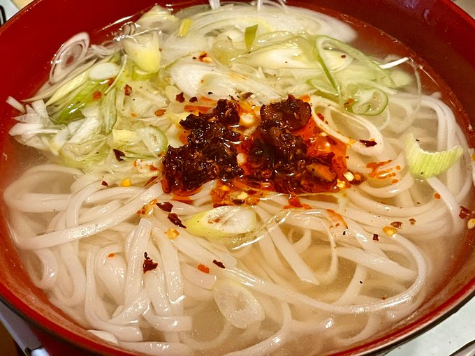 締めのフォー
食べてる間水につけてたともいうw 