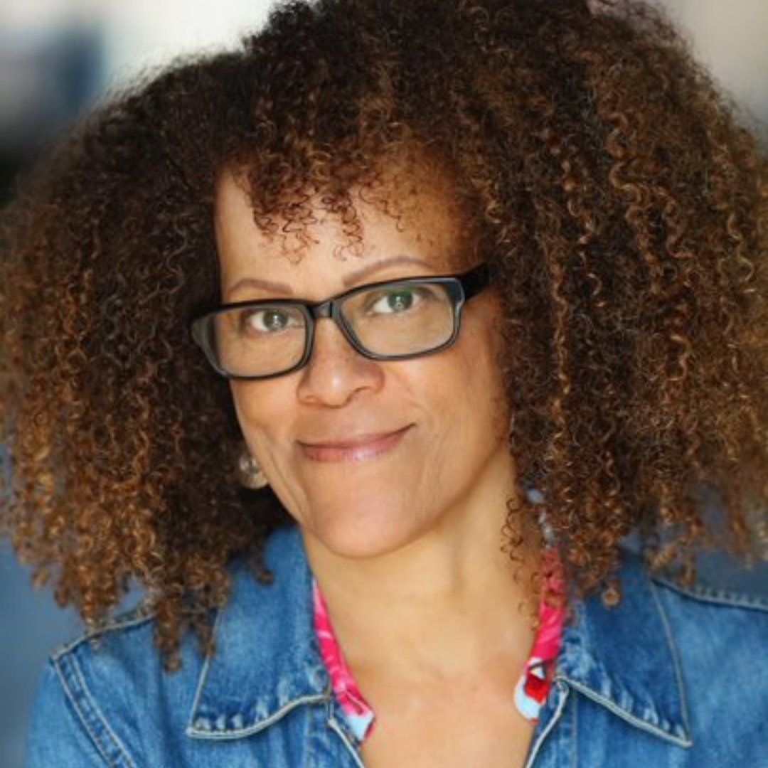 Here’s your chance to hear the Booker prize-winning trailblazer <a href="/BernardineEvari/">Bernardine Evaristo</a> in conversation with journalist <a href="/GoldRosie/">rosie goldsmith</a> as a part of our series in partnership with <a href="/hayfestival/">Hay Festival</a>.

literature.britishcouncil.org/blog/2022/hay-…

#HayFestival2022

Image credit: Jennie Scott