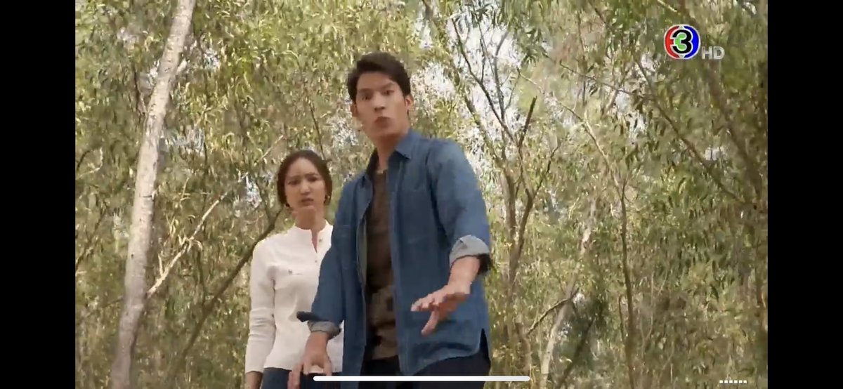 NormalNoize's tweet photo. หมูฮัคเรอะ ชนขนาดนั้นนน🤣🤣🤣 #อ้อมฟ้าโอบดินEP4 https://t.co/76wVjN0r0j
