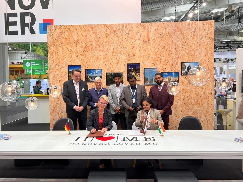 News!
@Guidance_TN  has signed a pact with @hannoverimpuls  at the #HannoverMesse 2022 to encourage cooperation & promote trade, investments & technological collaboration in diversified industrial sectors between #Hannover & #TamilNadu 
@businessline 
@TThenarasu 
@MPonnuswami