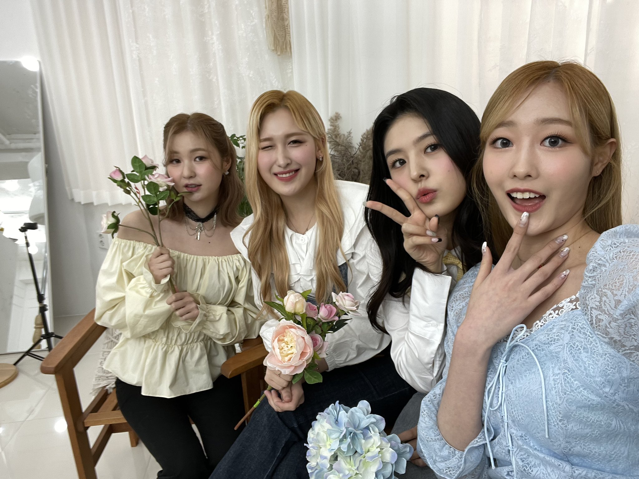 FUAbTQ6aAAAlldX?format=jpg&name=large