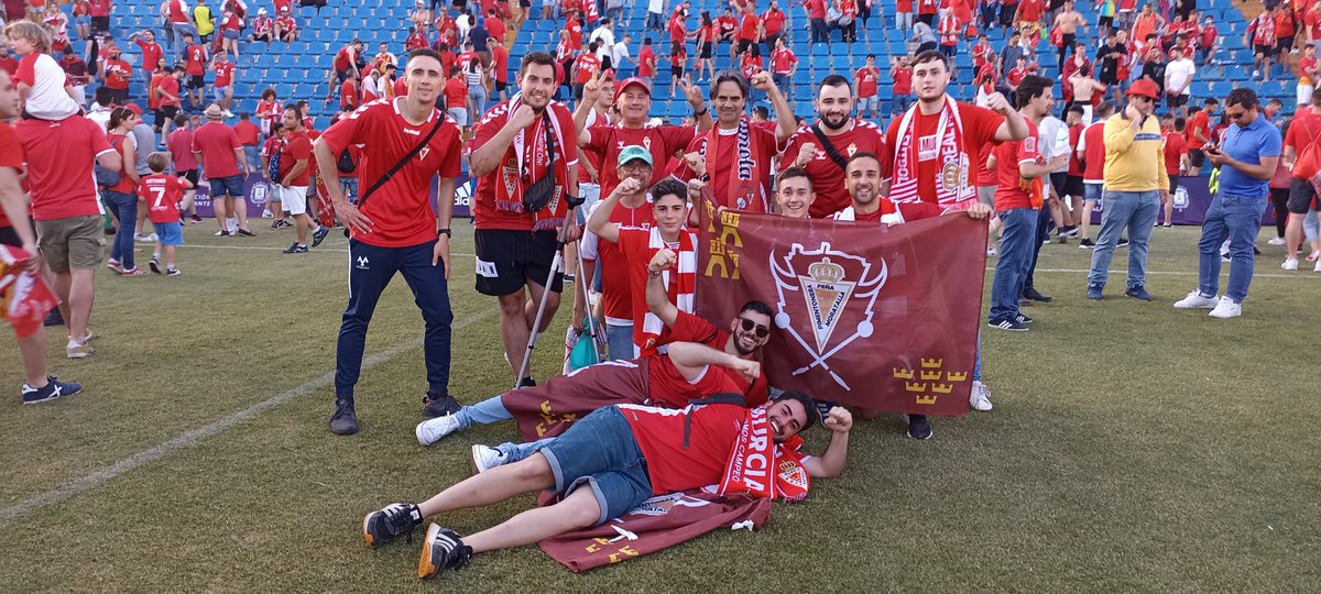 PPimentoneraMrt's tweet photo. Hace un año, por estas fechas, estábamos fundando esta peña. 

1 año - 1 ascenso 😍

¿Casualidad? No lo creo 😉

#TodoAlGrana
#ElDeTodaLaVida https://t.co/RXJ3HyT10O
