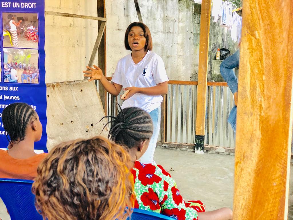 ffcrdc's tweet photo. Journée mondiale de l'hygiène menstruelle👊🏻
Des millions de femmes et d’adolescentes n’ont toujours pas accès à  l’eau potable, ni à des installations sanitaires nécessaires pour  la gestion hygiénique de leurs règles.

#moncorpsmonchoix
#SRR https://t.co/p8POV3HrWG