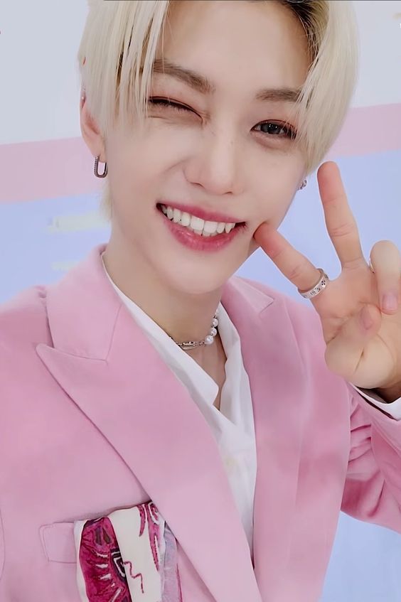 Mx. Apollo - Closed tweet media