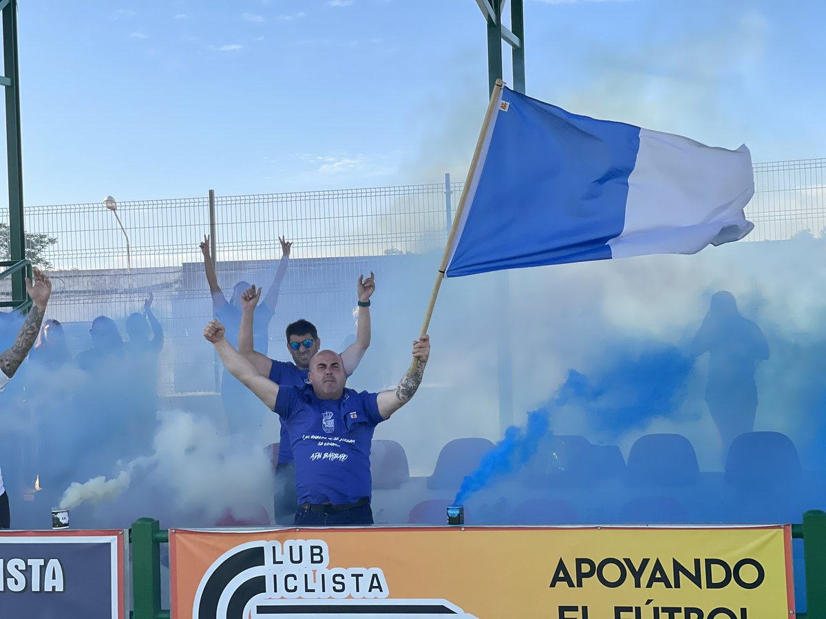 cd_vilches's tweet photo. ¡Lo de nuestra AFICIÓN ayer, IMPRESIONANTE! 💙💙🔝

¡No tenemos palabras para describirlo, ni forma de agradeceros como nos llevasteis en volandas hasta la victoria!

AFICIÓN TOP 🔝🔝🔝💎 https://t.co/ev5KBAGGin