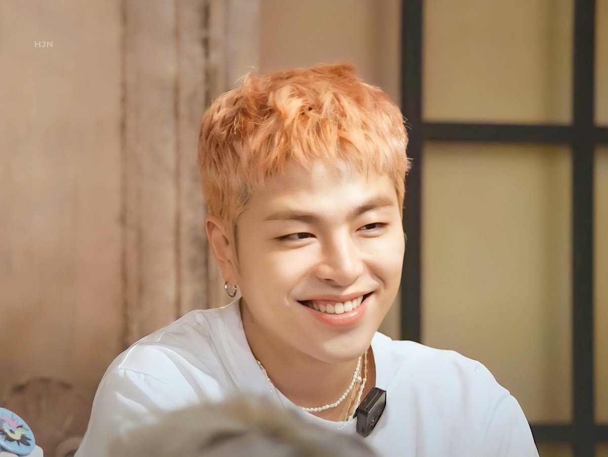 HOURLYJUNHOE's tweet photo. Koo Junhoe visuals are insane 

From: QQ Music  
@tkwpcnfak #iKON #JUNHOE #구준회 #ジュネ #具晙会 https://t.co/LUIrsqU0Ee