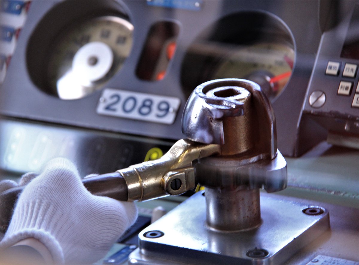 昭和アラ還オヤジにとって、電車の ブレーキハンドルと言えばコレ