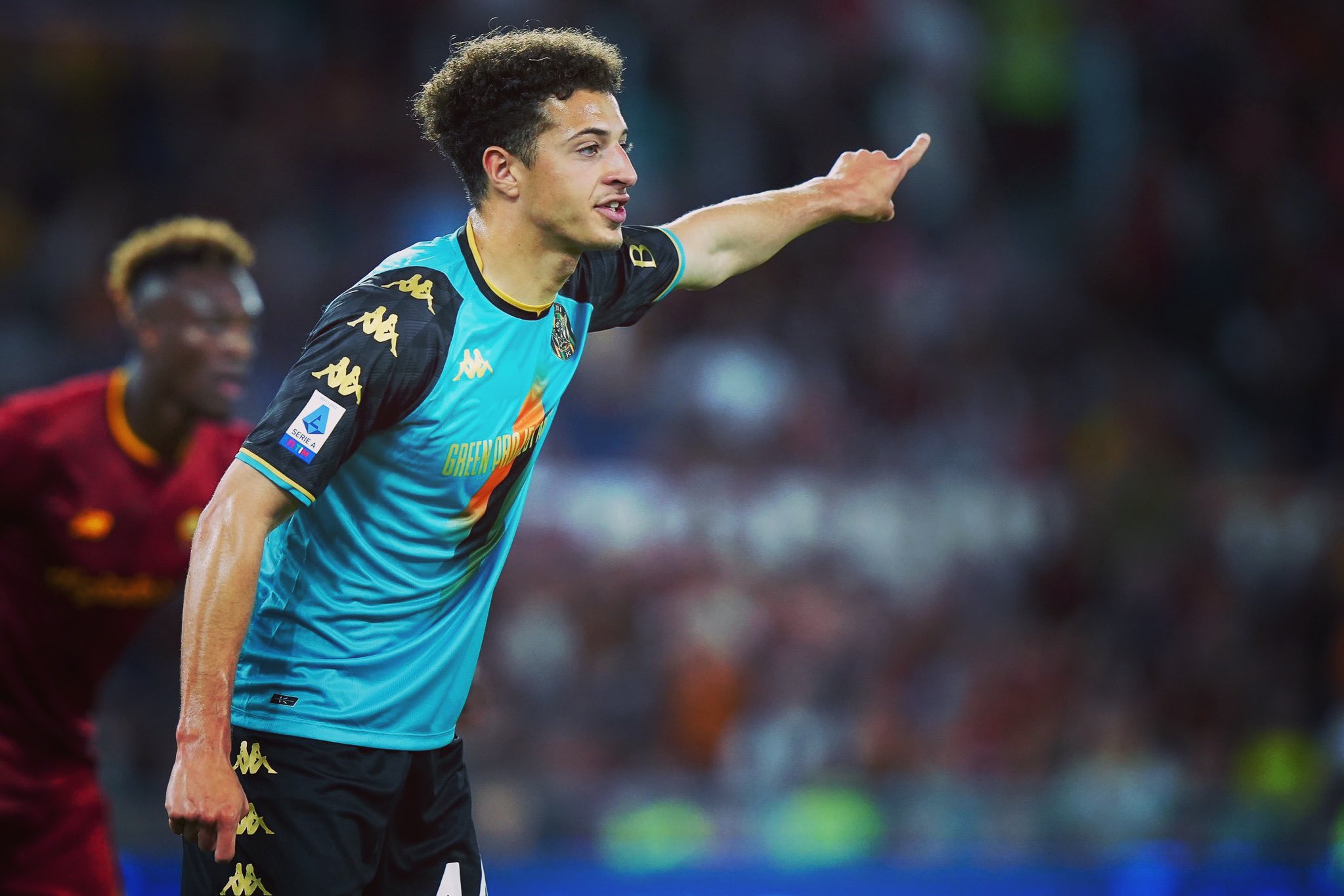 チェルシー翻訳 イーサン アンパドゥのローンは移籍期間最終日に決まった移籍だった チェルシーは4人目のmfがいなかったため 彼を残留されるつもりだった しかし移籍が決まった時 イーサンはセリエbから昇格したばかりのクラブからのオファーにも文句