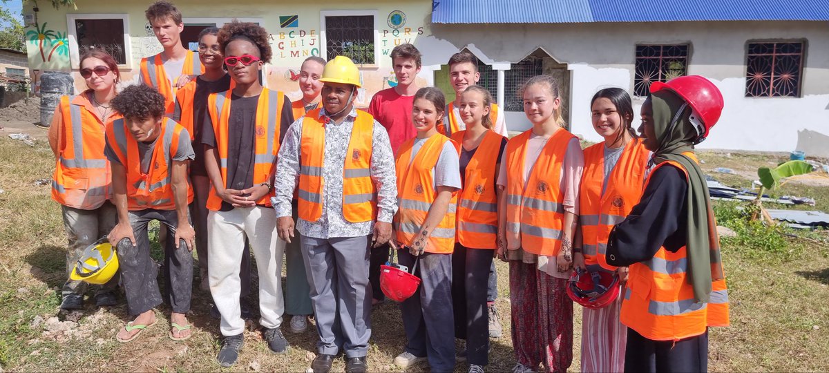 ahmedkherlid's tweet photo. Joining hands with Perspective Development Skill Organization #PDS for Classroom Construction Project in PDS Nursery Schools- Kibele. We appreciate the efforts of France Universities students for raised funds to promote the education in Zanzibar @angoza_zanzibar @Pacsotz https://t.co/BdreJ2aVIC