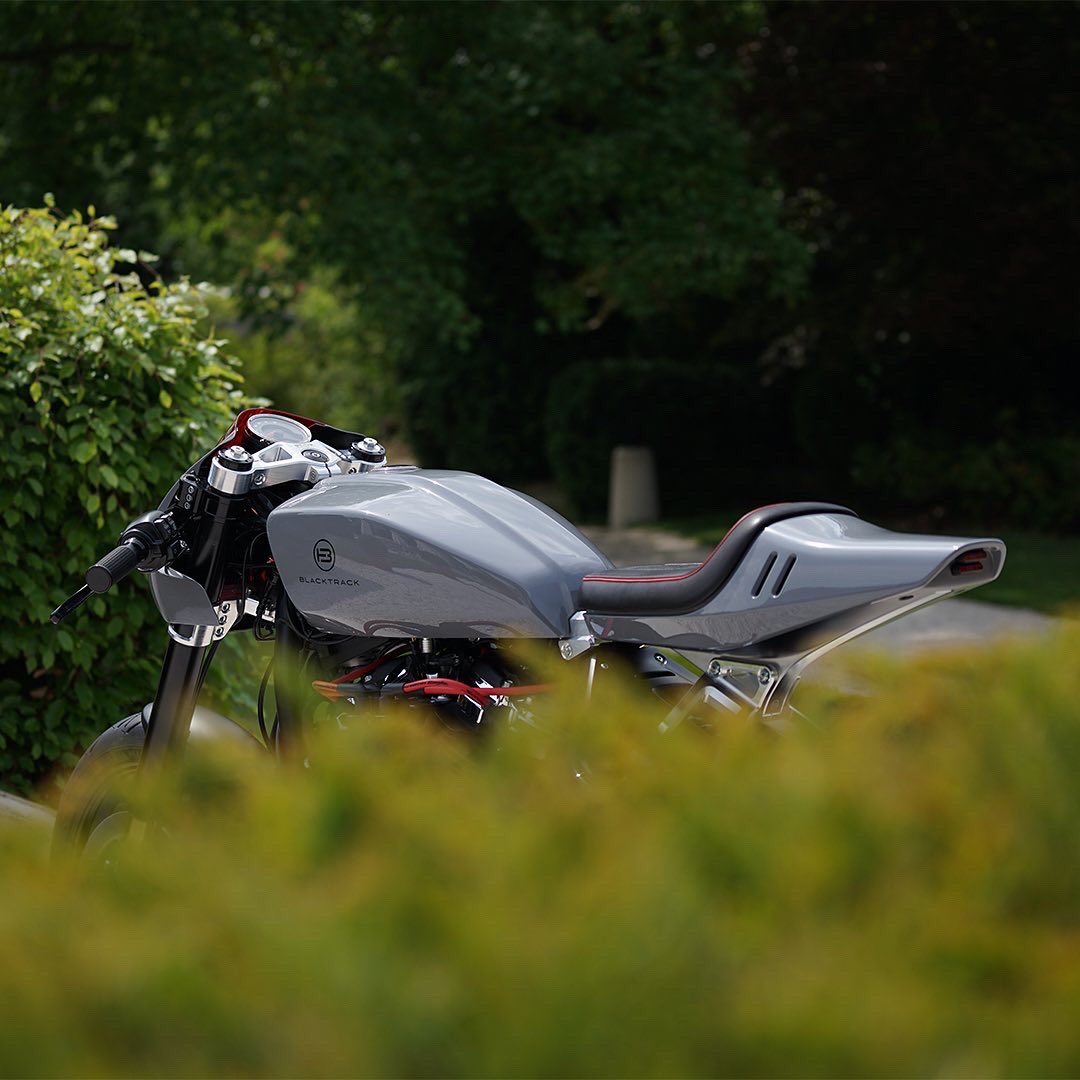 The BT03 Cafe Racer features a number of custom-made parts in aluminium and composite materials.

These have been designed not only for aesthetics, but also to significantly reduce weight and improve the bike's handling and acceleration.

#caferacer #caferacerlife #caferacers