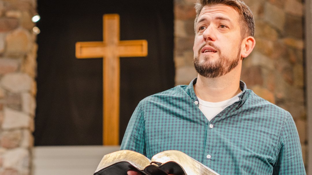 GraceSeminary's tweet photo. What are the qualifications for being a pastor? Find out here: https://t.co/lkMPFpzPYZ

#GraceTheologicalSeminary #GTS #GraceCollege #GraceSeminary #Seminary #TrainingPastors #MinistryTraining #Ministry #TheologicalTraining #Theology https://t.co/jhX3R7LEKB