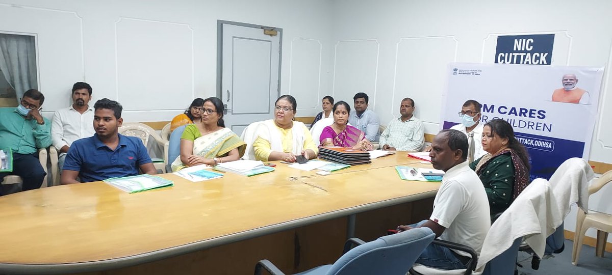 CuttackDM's tweet image. Our Hon'ble Prime Minister interacted virtually with Collector &amp;amp; the PM care beneficiary children today. In the occassion, Collector distributed PM Care financial assistance Bank Bass Book, Blessing letter of HPM &amp;amp; kits to beneficiaries of the district.
#PMCaresForChildren