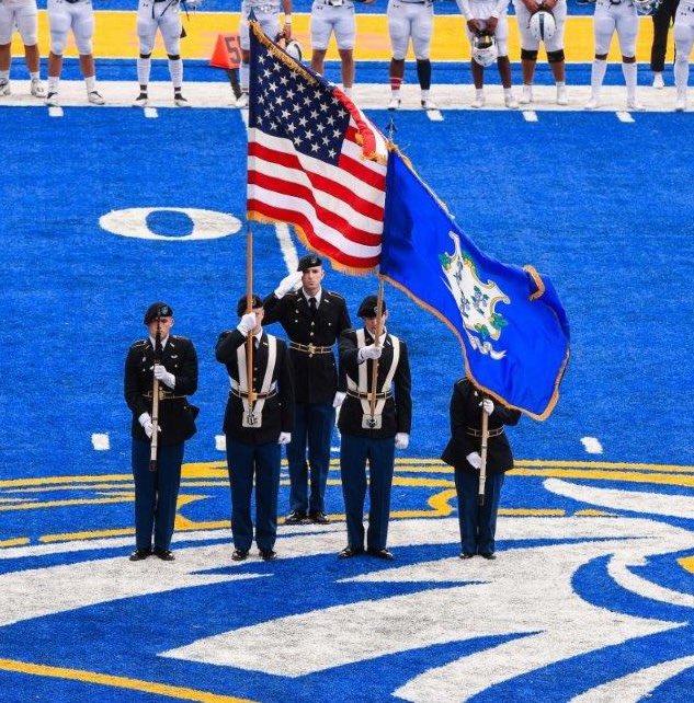 UNewHavenATH's tweet photo. Taking time today to honor those who have sacrificed so that we may have the freedoms we do #ChargeOn #MemorialDay 

“Our nation owes a debt to its fallen heroes that we can never fully repay”
~Barack Obama https://t.co/Iq3BzOiBAn