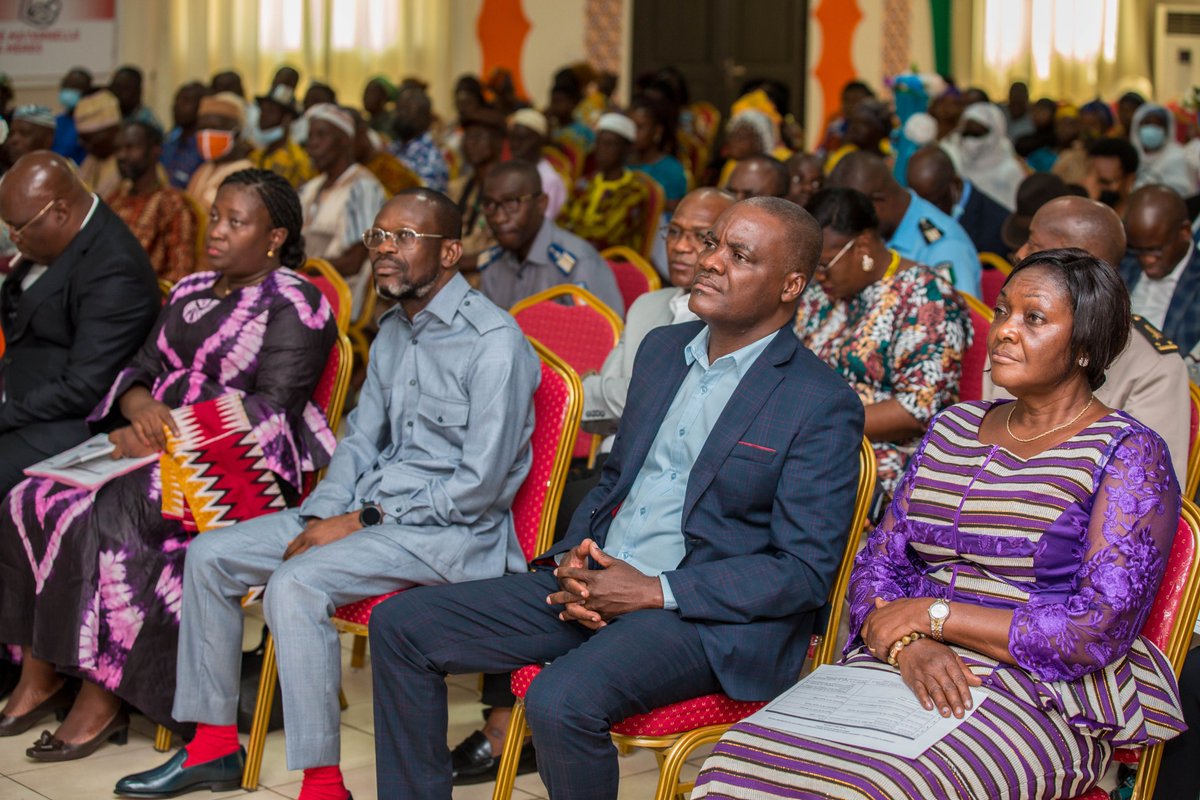 UnfpaCI's tweet photo. 2/3 Selon @jhrPoinsot , la région du Gbêkê est une priorité pour le Système des Nations Unies pour le Développement.
Ainsi, 24 initiatives sont conduites par les Nations Unies dans la région du Gbêkê pour un montant de près de 1,5 milliards FCFA.
#UNFPA #SNUD #CIV225 https://t.co/5ujzzKlPeD