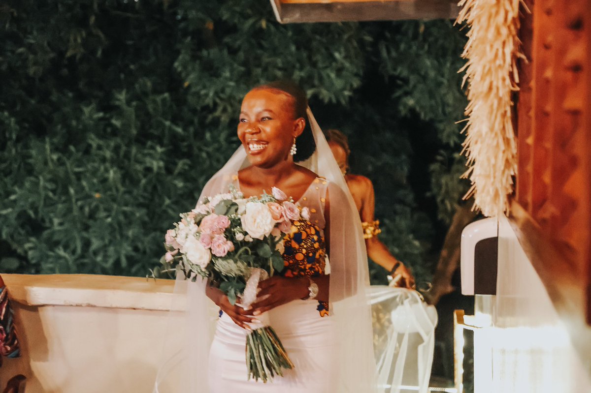 karungimcknight's tweet photo. Wedding photodump 🤭🤭

📸 @KesonImages 💜💜💜 https://t.co/HrdDKBzzQb