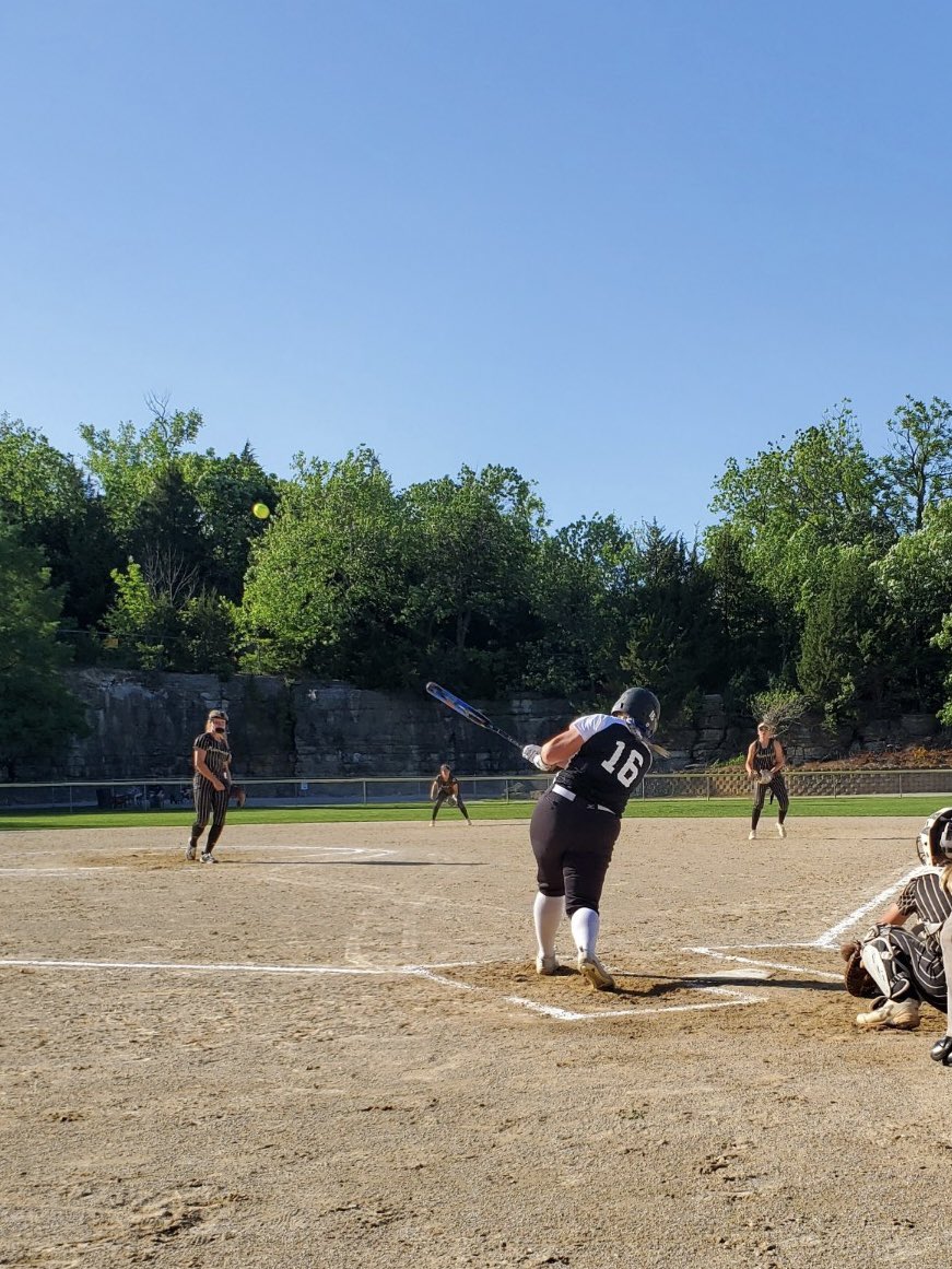diegobound's tweet photo. Great weekend of Ozark Union Softball so far.  Avery has played great, proud of her.  @avery_elliott16 #ozarkunionsoftball #classof2024
#ozarkhighschool https://t.co/tVfmmwuG1Q