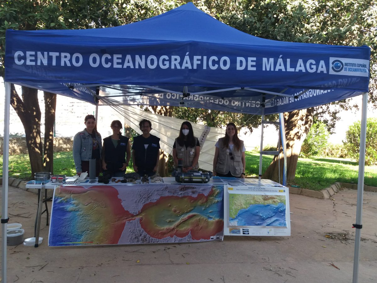 IEO_Malaga's tweet photo. Qué alegría recibir nuestra primera visita de un colegio tras estos años de pandemia 🤗

Esperamos haber despertado alguna vocación científica entre los estudiantes del CEIP María Zambrano de Mijas 🌊🔬👧🏻👦🏻 https://t.co/3VyQVjzF7e
