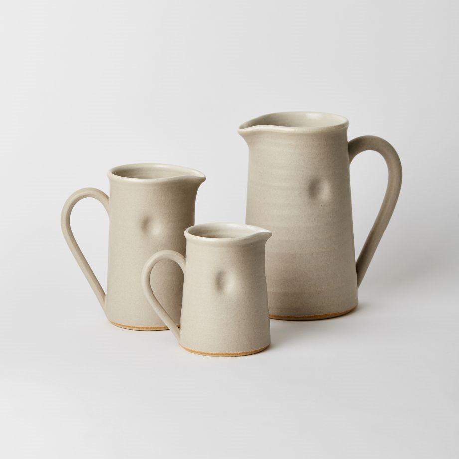 Some of these handsome stoneware jugs by Tone von Krogh are off to their new home today. Great for the table, or for displaying flowers, they come in a selection of lovely colours: madebyhandonline.com/products/stone… #ceramics #buyhandmade