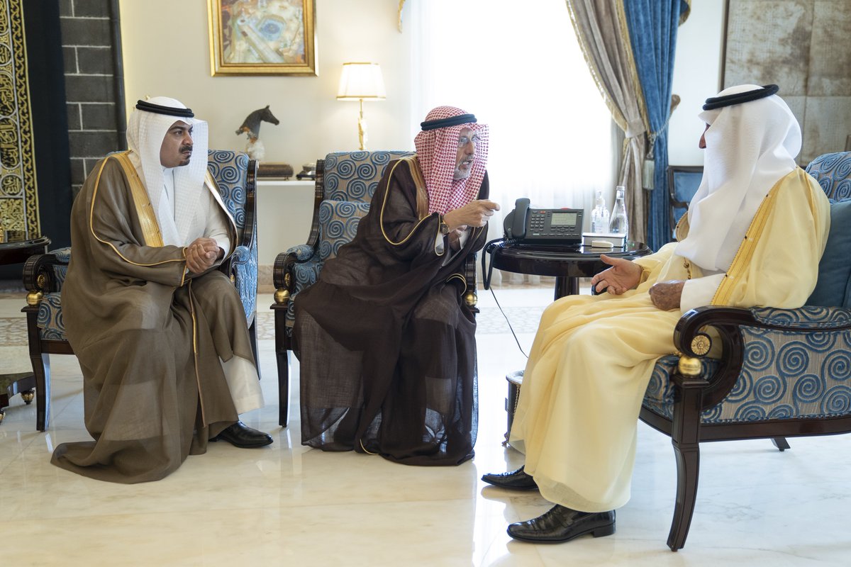 makkahregion's tweet photo. أمير منطقة مكة #خالد_الفيصل
يستقبل رئيس المجلس الاستشاري د. عدنان المزروع يرافقه الرئيس التنفيذي للتجمع الصحي بـ #العاصمة_المقدسة المكلف د.حاتم العمري
..هنّأ سموّه د.العمري بمناسبة تكليفه، كما استمع إلى شرح عن أعمال التجمع  بالمنطقه والخطط المزمع تنفيذها في الفترة المقبلة. https://t.co/5e8F4hQuoN
