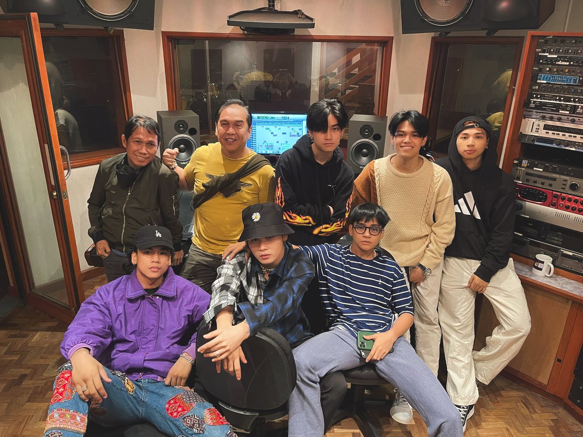 Just finished recording a new song! 🤎 Good night 😁