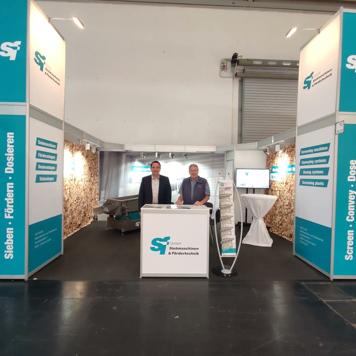 sfgmbhde's tweet photo. Die #IFAT hat begonnen.
Wir stellen vom 30. Mai – 03. Juni 2022 auf der @IFATworldwide 2022 in München unsere #Siebmaschinen und Dienstleistungen vor.

Besuchen Sie uns in Halle B6 - Stand 521

Wir freuen uns auf Sie! 

#IFAT #IFAT2022 #Siebtechnik #Recycling #Biomasse https://t.co/xKxHsyHFFi
