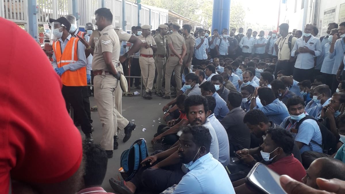 ManiDev001's tweet photo. @elonmusk 
Can u bring (India)Chennai ford plant&amp; employes.pls help me sir,our life... https://t.co/eGKSWV07Q3