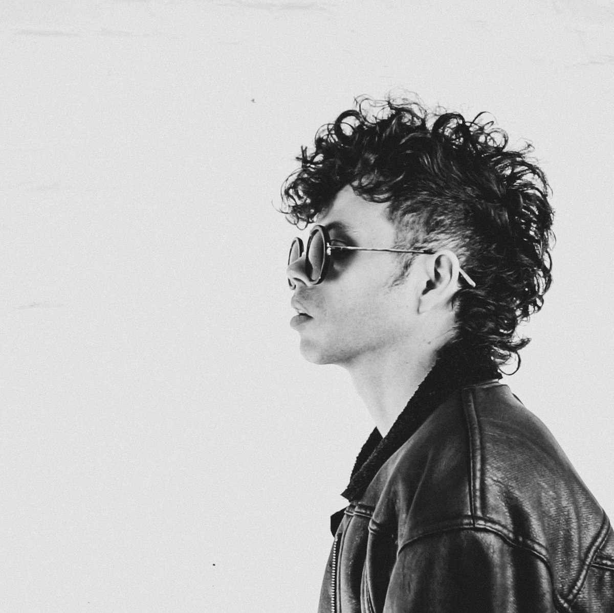 I Know I Know (@iknowiknow__) on Twitter photo HONEY is premiering tonight on <a href="/amazingradio/">Amazing Radio</a> with <a href="/charlieashcroft/">Charlie Ashcroft</a>
from 7pm 📻✨🤘
listen here: amazingradio.com/audition HONEY is premiering tonight on <a href="/amazingradio/">Amazing Radio</a> with <a href="/charlieashcroft/">Charlie Ashcroft</a>
from 7pm 📻✨🤘
listen here: amazingradio.com/audition