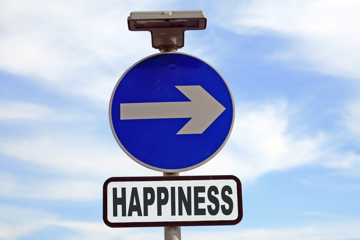 ThinkSigPod's tweet photo. The pursuit of happiness: While it’s a noble idea, actively pursuing happiness can have the opposite effect. Join us as we conclude our focus on happiness by discussing the places happiness resides if we’d only take the time to notice. #happiness #happyhack #hedonic #eudaimonic https://t.co/HOklUcMw1z