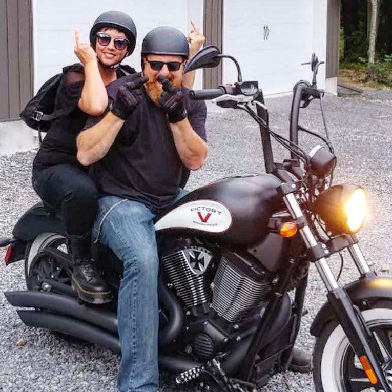 SmallestDOT's tweet photo. Monday … schmonday ! Keep on riding 😎

#worldssmallestbeaniehelmet 

#biker #victorymotorcycle #motorcyclehelmets #bikerlife https://t.co/O6ZMnafN24