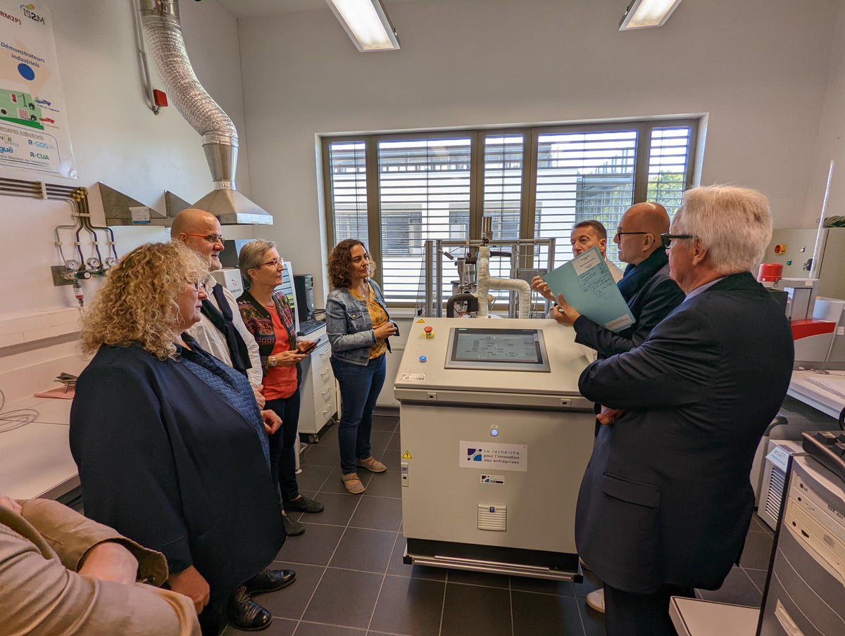 🔬[INNOVATION] Ils inventent le futur, de la #santé (pansements connectés !) aux #transports, de l'#environnement à l'#industrie, du #sport à l'#énergie, la #mode et la #cosmétique. Visite éclairante de l'Institut <a href="/CarnotMica/">Carnot MICA</a> de <a href="/mulhouse/">Ville de Mulhouse</a> ce lundi. #innovation #Alsace #LifeValley