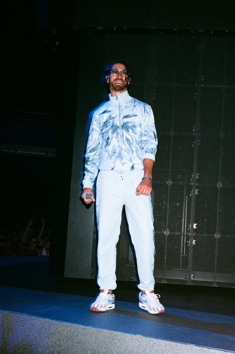 1clip2rap's tweet photo. J’ai gardé l’sourire, pas prêt à accepter le pire 🌀 https://t.co/xbd6zeZL4x