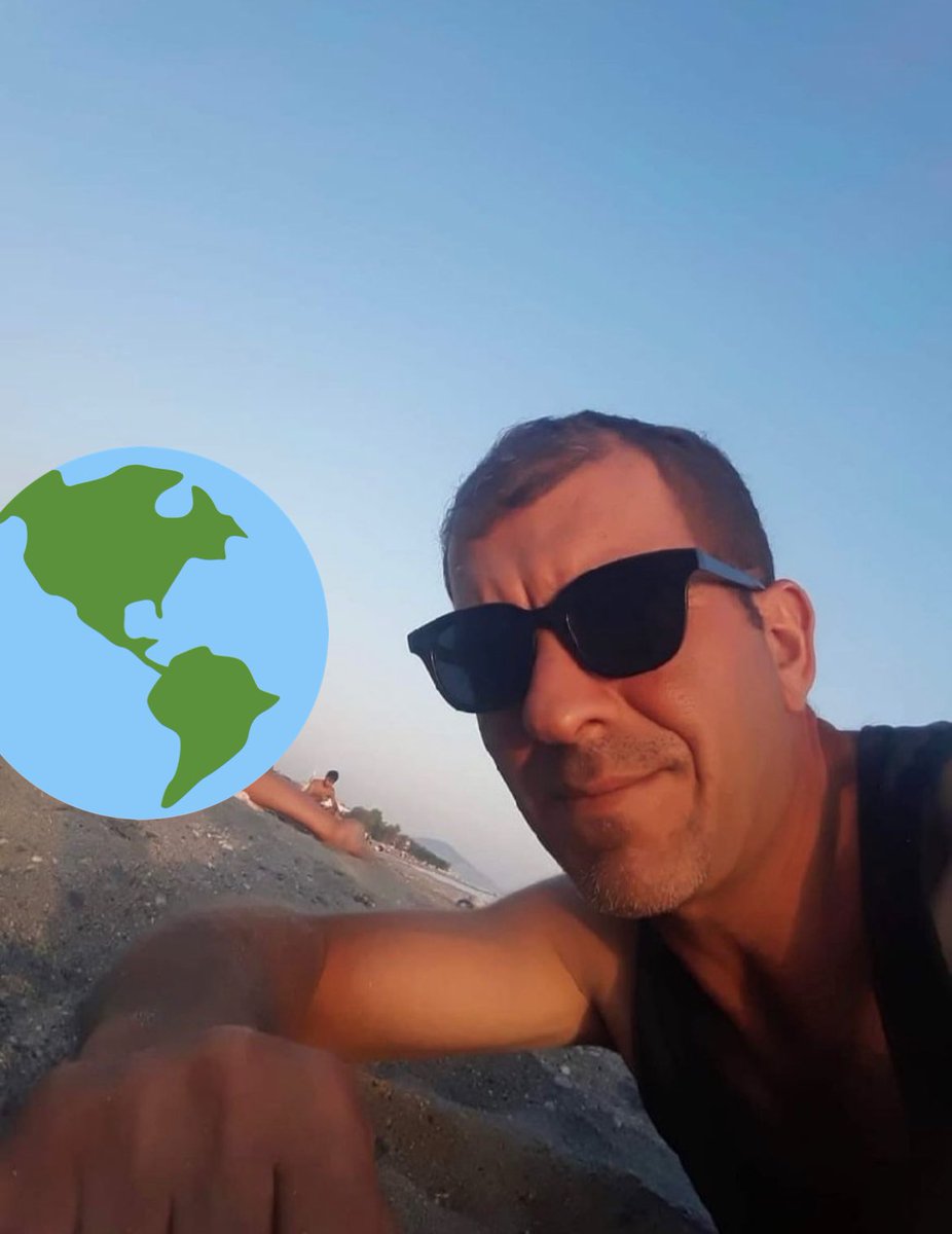 solcugazete's tweet photo. Özcan Mum isimli sapık, Hatay/Samandağ sahilinde kadınların fotoğrafını çekip yayınlıyor…

#ÖzcanMumTutuklansın https://t.co/FRwDAudTdm