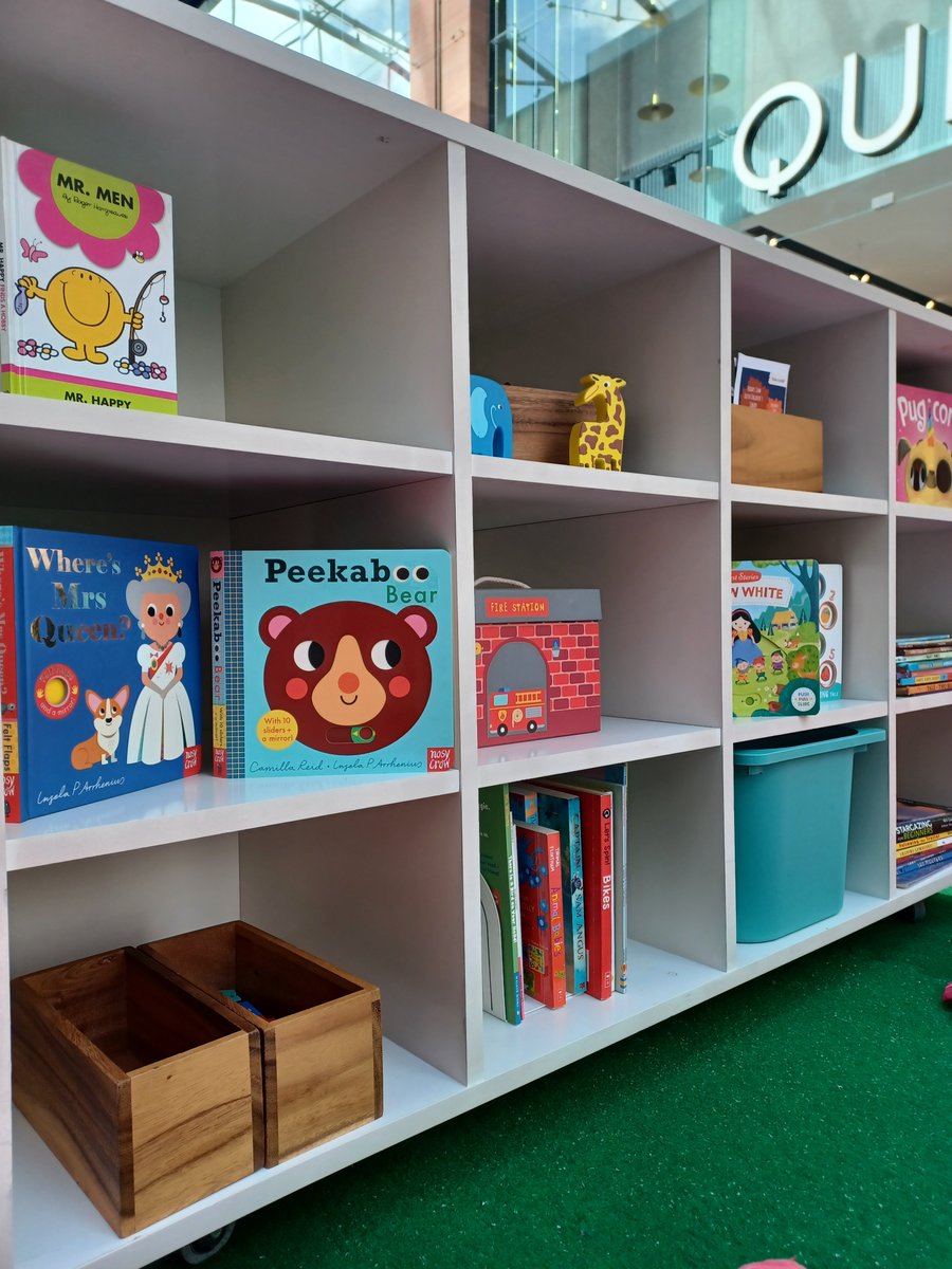 Princesshay's tweet image. Busy Bees assemble! 🐝

Bring your little ones along to Princesshay where they can discover a selection of books, get creative with LEGO and some colouring-in sheets, relax on Princesshay bean bags and more!

The Busy Bee area is open this May Half Term!

#StepOutWithPrincesshay