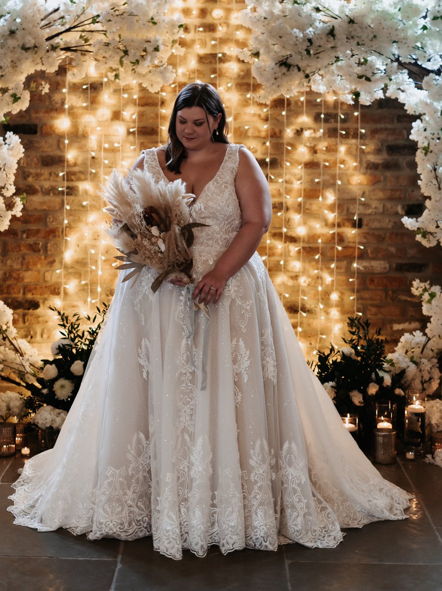 Beautiful 'Clara' 🍾
Please book via our 'Book Now' button or via our website and facebook page.