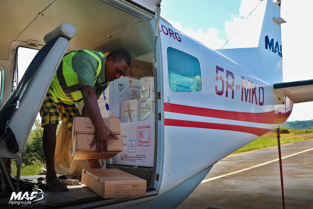 mafcanada's tweet photo. On 19 May, Pilot Ryan Unger flew 527kg of measle vaccines and related cargo to Marolambo, Madagascar. These vaccines will reduce the risk of an outbreak, like the one in 2019 which claimed the lives of over 800 people in Madagascar (BBC News).
Photos: Irina Randriamandrato https://t.co/1hq2RnqSnz