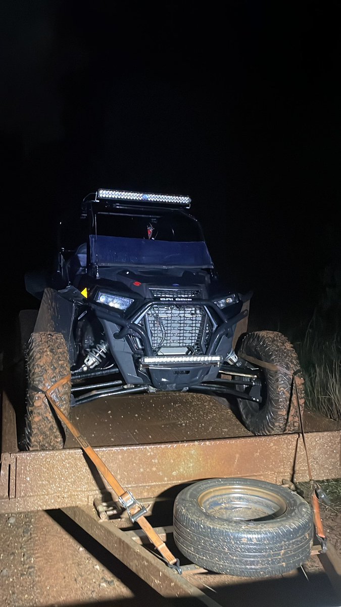 McPuc's tweet photo. @Antfarm81 120w up top 80w down the bottom. Roughly 8.5Amp draw up top and 5.5Amp down borrow @14V. The amp draw is the rating to be concerned with but most LED light bars that u would use on a buggy are between 5-25Amp draw @ 13-14v. https://t.co/7cSU3sHRpW
