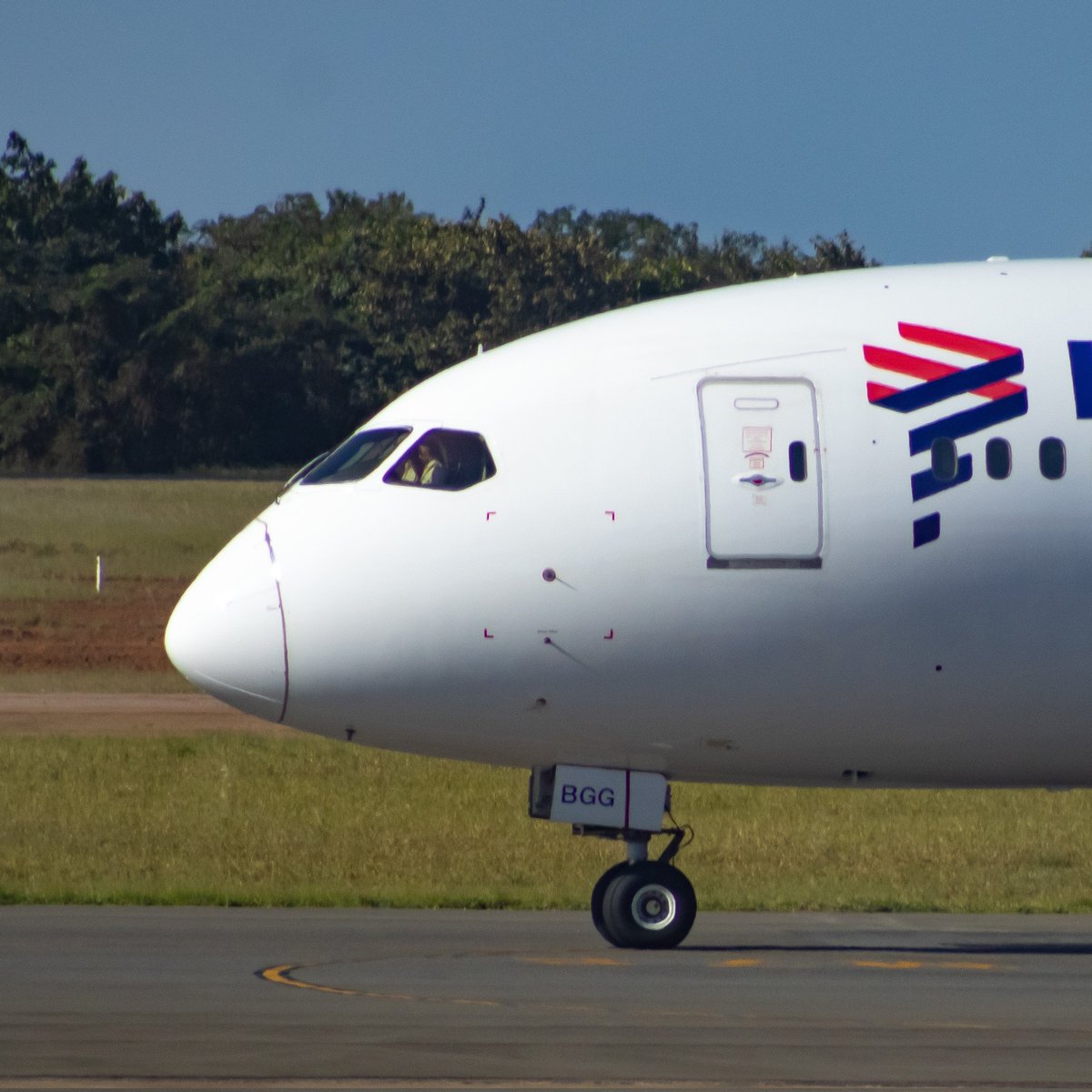cnfapproach's tweet photo. ✈ @boeing 787-9 Dreamliner
🆔️ CC-BGG
🇨🇱 @latamairlines
🌎 SBKP / VCP @AViracopos
.
✅ Acompanhe também no Facebook, Instagram e Twitter: @ cnf.approach
.
#b787 #boeing #cnfapproach #latam #avgeek #vcp #latamchile #boeing787 https://t.co/QANwBEwltg