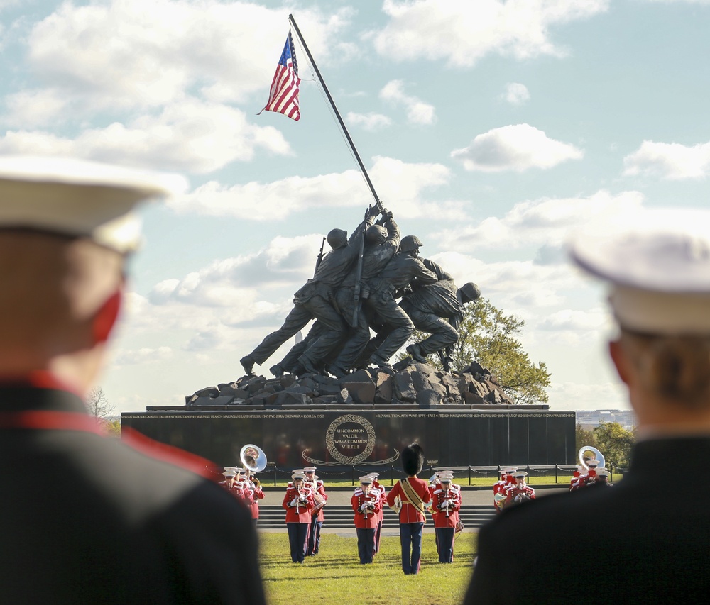 USMarineCorps's tweet photo. On Memorial Day, we honor the legacy and sacrifice of men and women who have fought and won battles for this Nation. Semper Fidelis. https://t.co/ypiHbVN29W