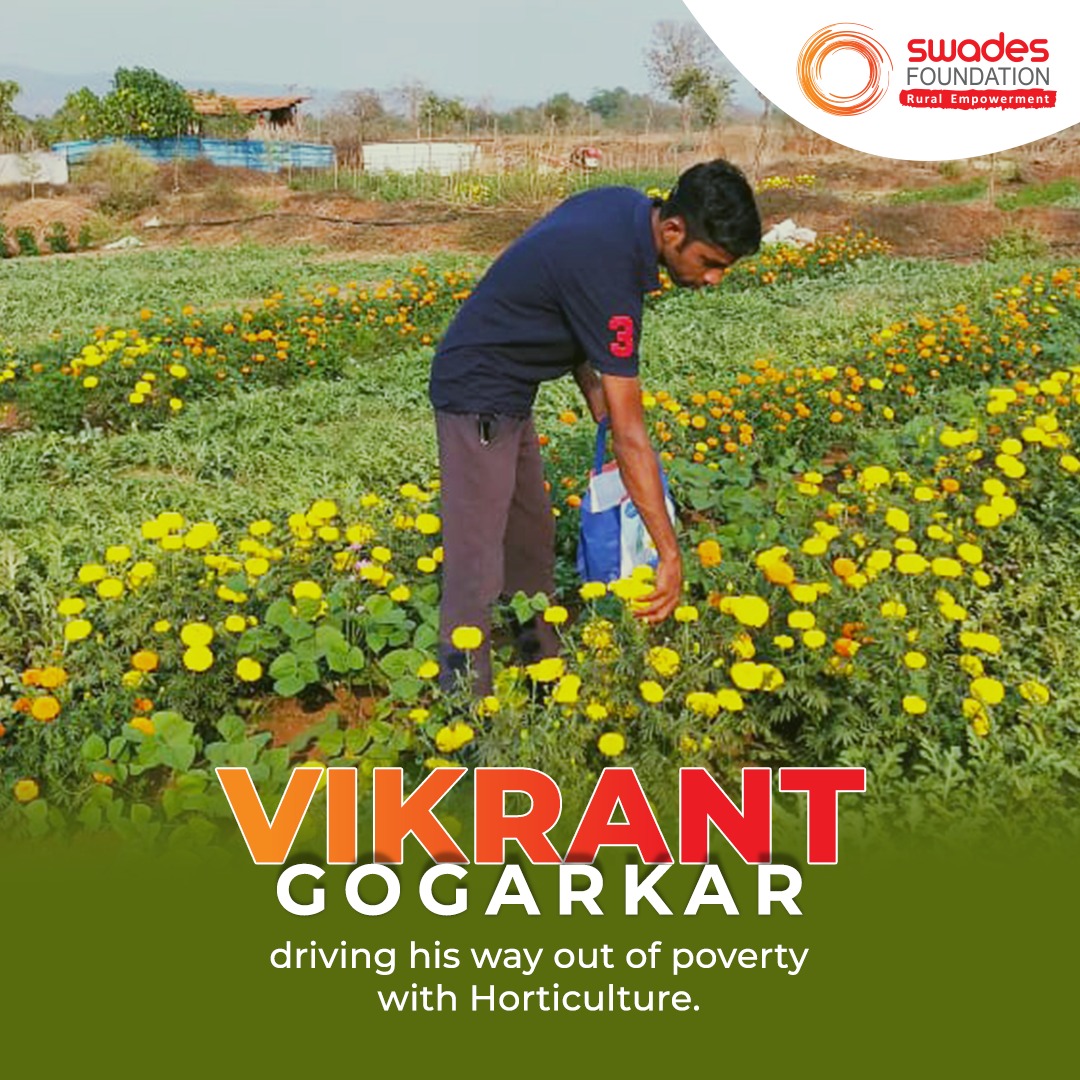 Vikrant Gogarkar - A struggling rickshaw driver, worked out his way to support his family with #SwadesBuildingLivelihoods program. Today get grows marigold, chilies, and this summer, he cultivated 100 Kg of watermelon. We salute his can-do spirit.
Hit❤️for his incredible journey!