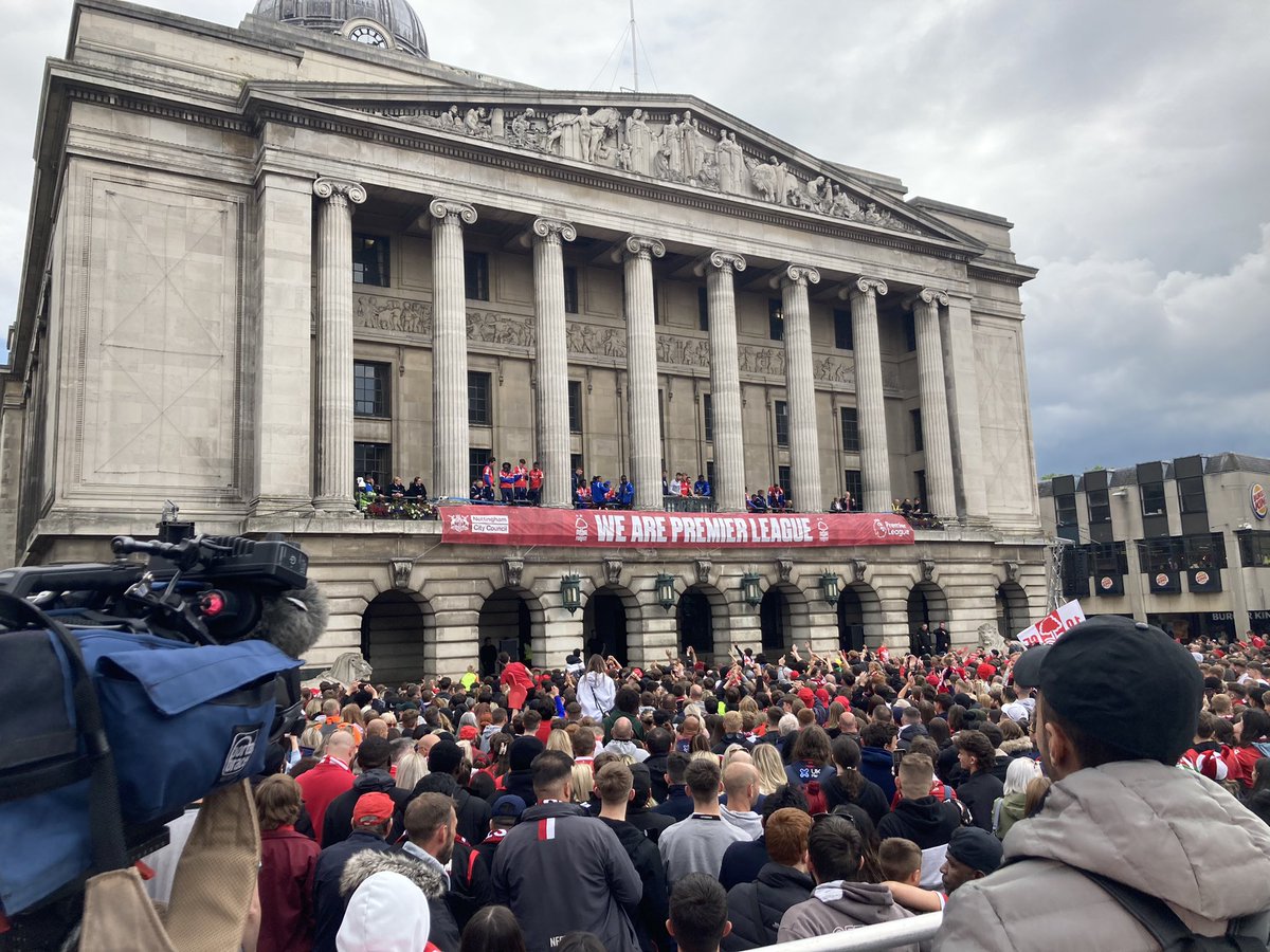 Forest fans celebrating promotion in Nottingham City Centre. I’m sure <a href="/mattwheelerdj/">matt wheeler</a> is somewhere in the crowd. #Nottingham Forest #Nottingham