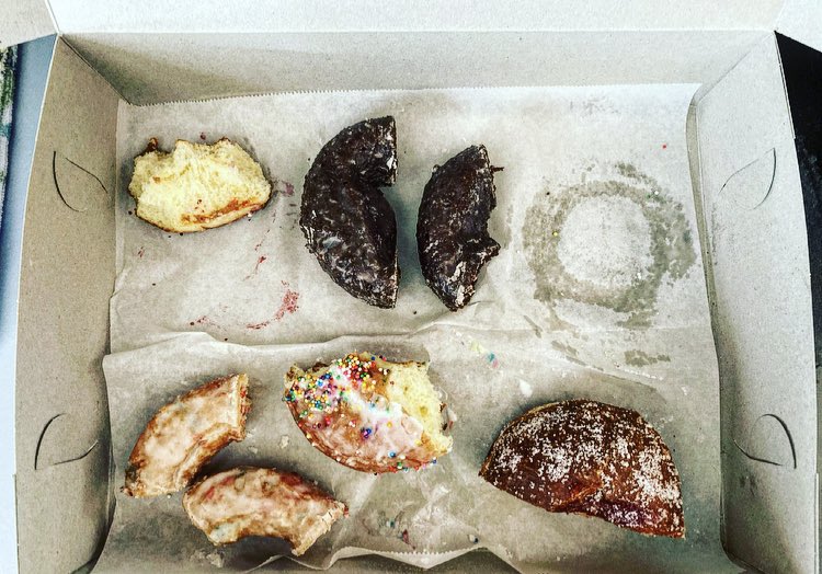 Ontologics's tweet photo. Treats aka eats #Mondazed https://t.co/jRUJTuY3Fw
