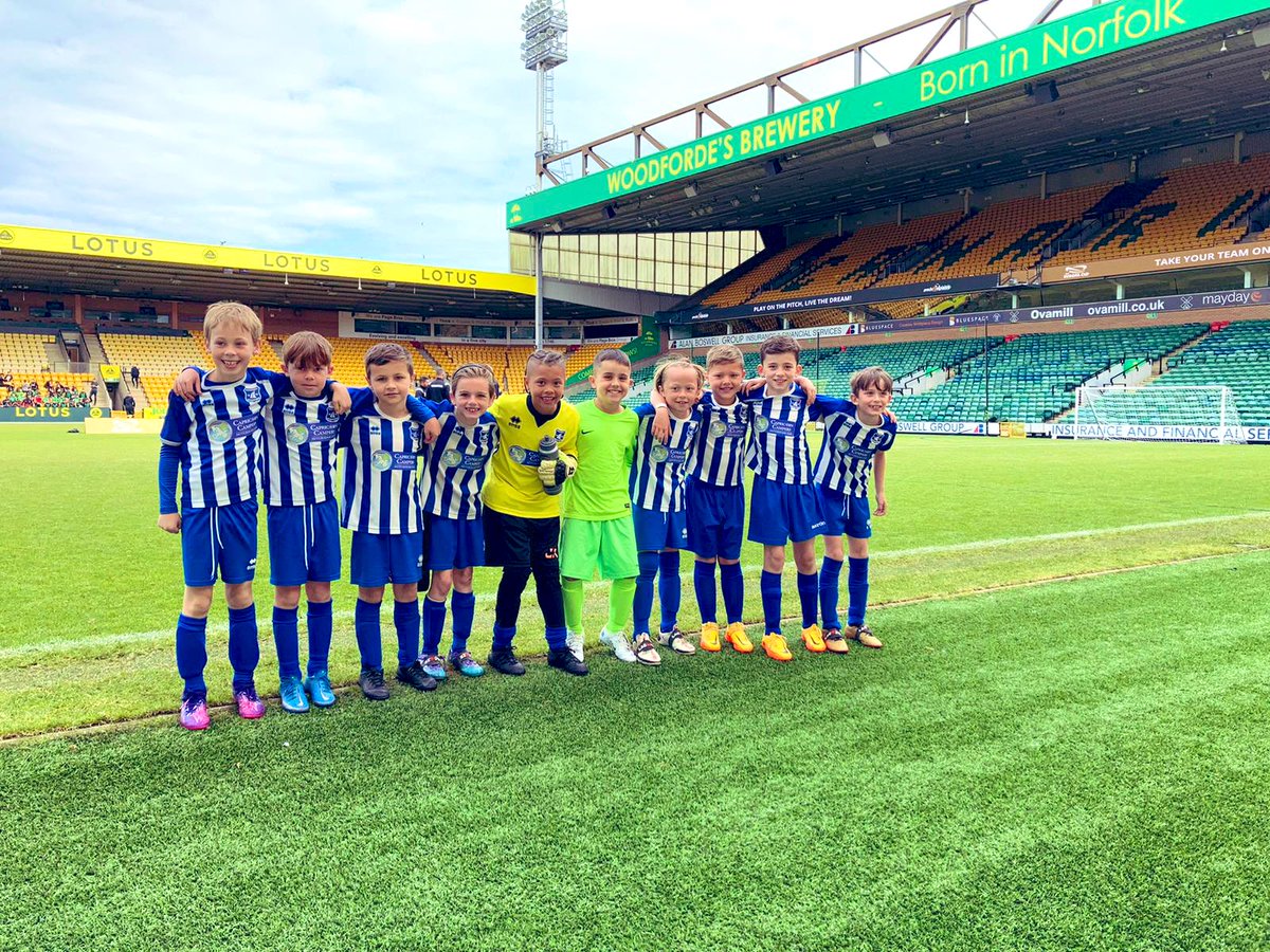 WroxhamFC_U12s's tweet photo. Wow. Another incredible morning for our @The_Yachtsmen u8s in the @PrecisionPass tournament @NorwichCityFC Carrow Road. 

Plenty of hard work, goals &amp; most importantly HUGE smiles. More memories made! 💙

🎶Championee, Championee, Oley, Oley, Oley!🎶 ⚽️⚓️⚽️ #AHOY https://t.co/lk7YjoLQsk
