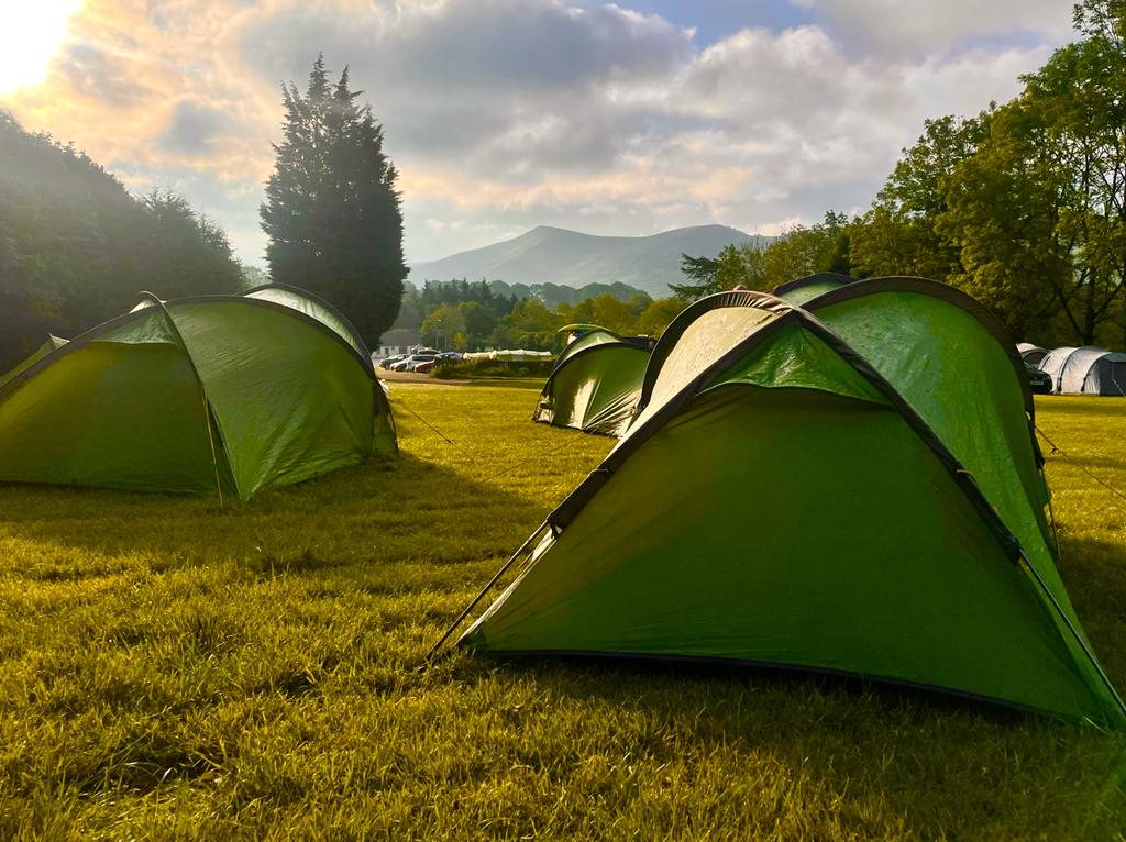 ChallengeEx's tweet image. A cracking morning in the Peak as our teams finish a @DofE Silver practice, meanwhile in the Chilterns we’ve just started another! @vango